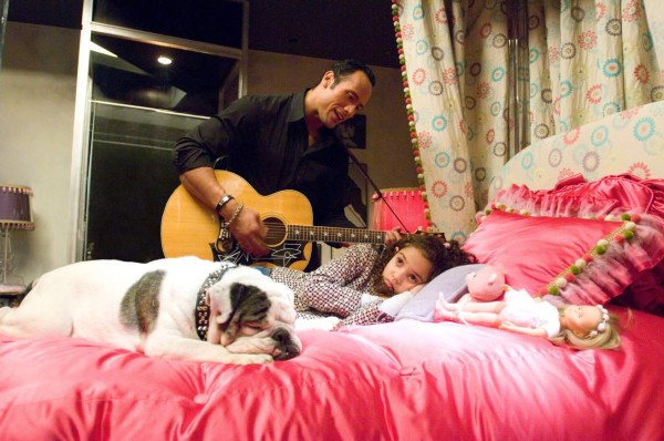 FOTOS: Así luce Madisson Pettis, la 'hija' de la Roca en 'Entrenando a Papá'