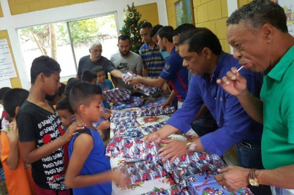 Marathón cierra el año llevando felicidad a la Casa del Niño