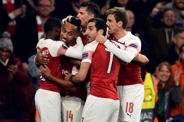 Arsenal derrota al Valencia y pone un pie en la final de Europa League