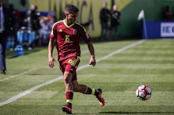 Venezolano Roberto Rosales en la mira del Barcelona