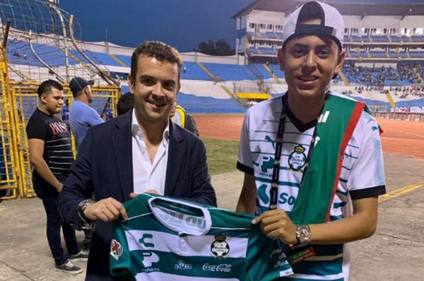 Santos cumple el sueño de catracho que compartió su historia con Diez