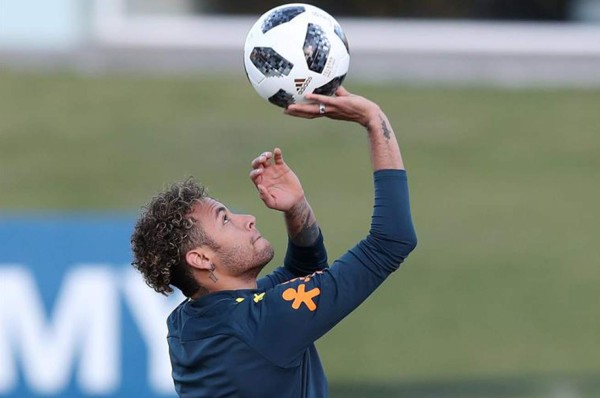 Neymar sobre su fichaje con el Real Madrid: ''Están diciendo bobadas''