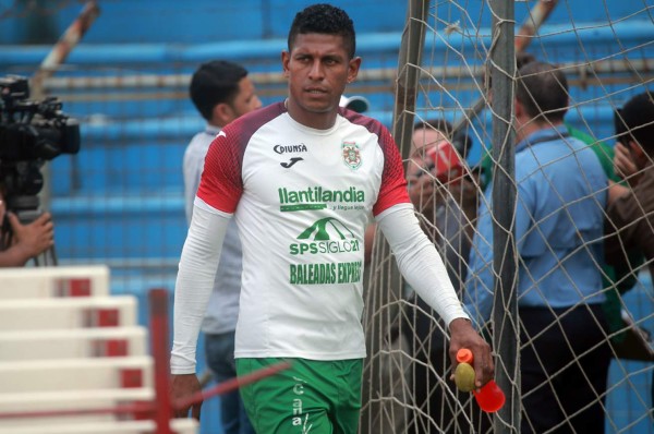 Carlo Costly confirma que seguirá seis meses más en Marathón