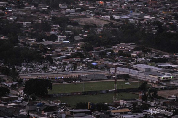 El estadio Marcelo Tinoco de Danlí ya cuenta con luz para juegos de noche