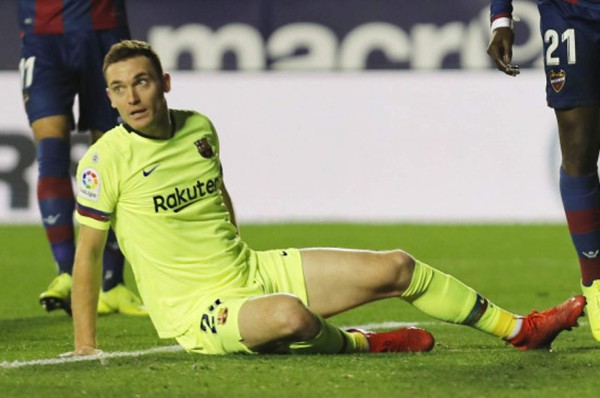 ¡Otra vez! Vermaelen se vuelve a lesionar y estará un mes de baja