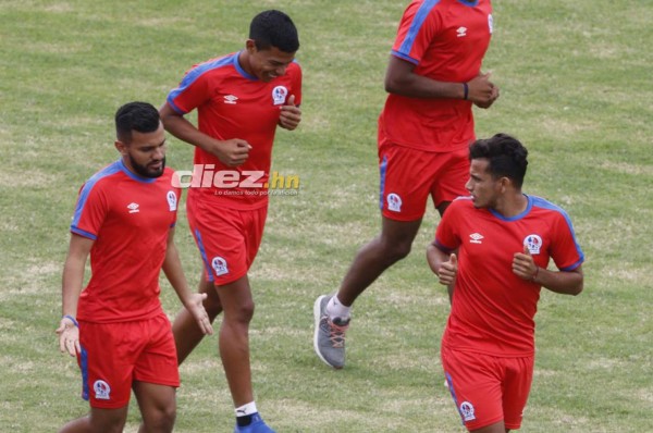 FOTOS: La tristeza de Ferrari y la charla de Beckeles con el preparador físico
