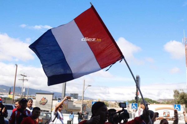 Fotos: Banderazo de la UltraFiel a Olimpia previo a su duelo contra Montreal Impact