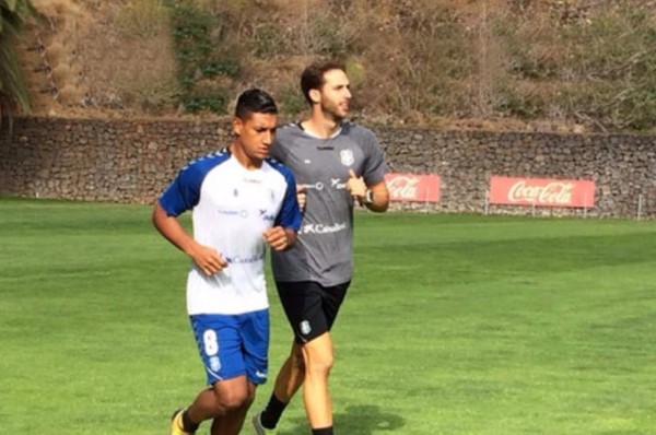 ¡Fuera alarmas! Bryan Acosta entrenó con normalidad con el Tenerife