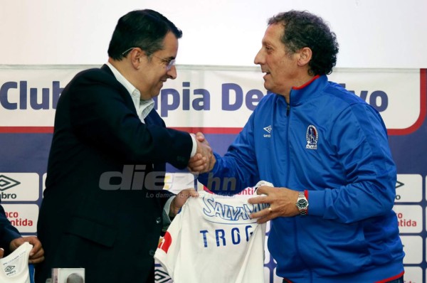 Rafa Villeda tras renovación de Troglio: 'Contento de que podamos seguir haciendo historia juntos'