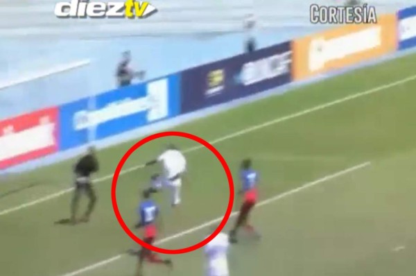 VIDEO: La extraña definición de Eddie Hernández en su gol a Belice