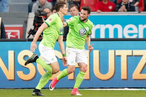 Mario Gomez desata locura al anotar un hat-trick ¡en siete minutos!