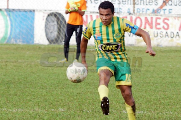 Rambo se estrena con Parrillas One marcando doblete en el ascenso