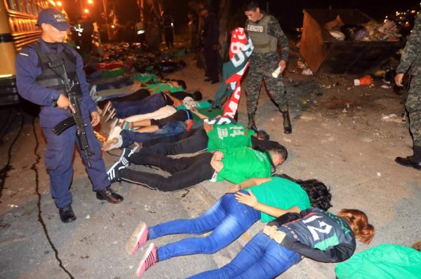 Barras del Olimpia y Marathón cruzan disparos en las afueras del Nacional