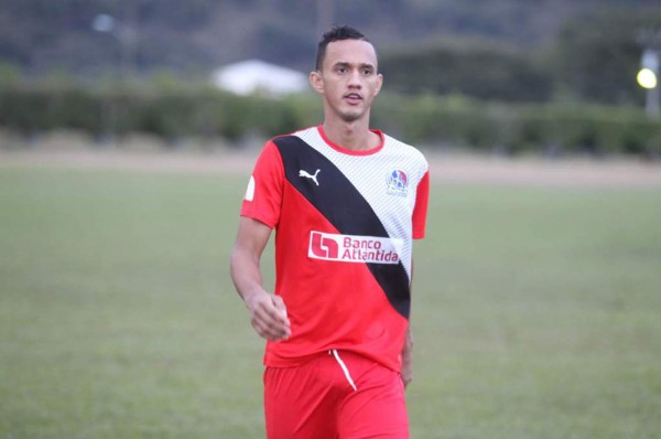 Fichajes Honduras: Olimpia ficha a dos, hondureño interesa en Europa y dos suenan en Argentina
