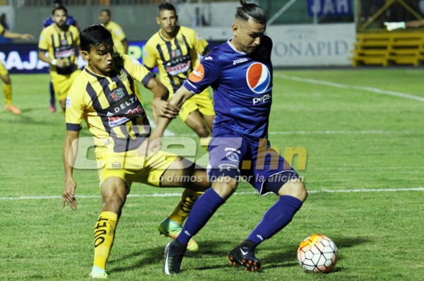 Real España saca un empate ante Motagua en un partido de muchas fallas