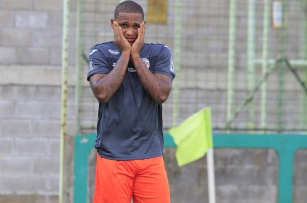 Georgie Welcome deja esperando al Bandits de Belice y se va a El Salvador