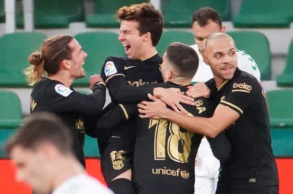 Barcelona se impone de visita ante el Elche y sigue peleando por el título de LaLiga