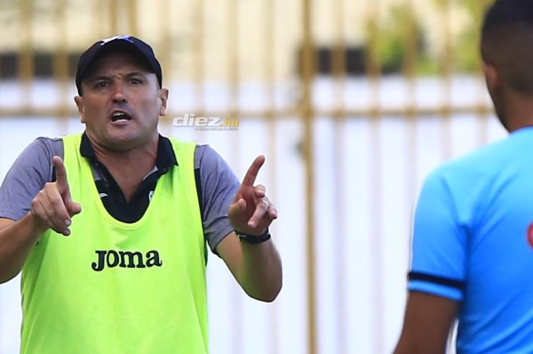 Fotos: El amargo debut del 'Palomo” Rodríguez y la gris tarde de Diego Vázquez