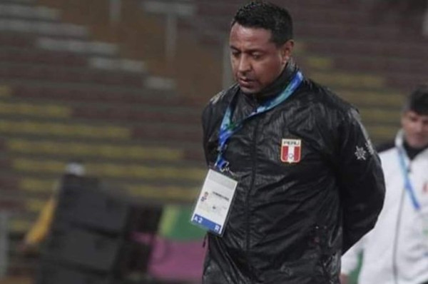 Nolberto Solano: 'No es excusa, pero creo que el nivel de los árbitros es bajo'