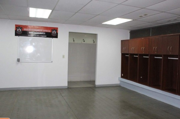 El detallazo que le dejó el Águila de El Salvador en el camerino al Saprissa