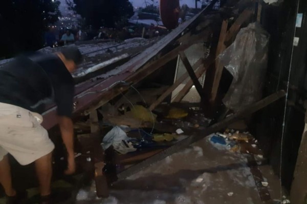 Inundaciones, derrumbes y caos vial provocan fuertes lluvias en varias zonas en Tegucigalpa