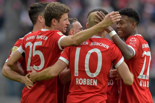 ¡De escándalo! Bayern golea al Hamburgo con un Lewandowski de leyenda