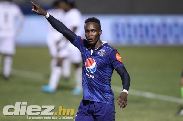 Rubilio Castillo quedó solo en el ataque del Motagua