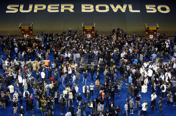 Las mejores imágenes que dejó el Opening Night previo al Super Bowl 50