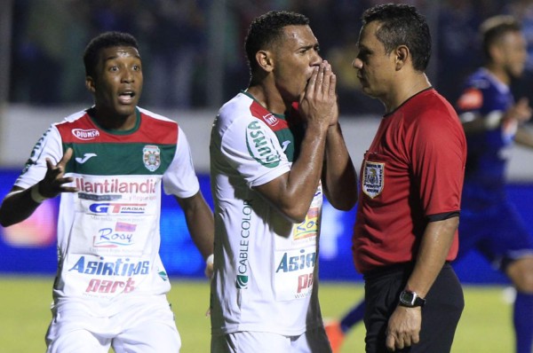 ¡Comisión de Disciplina suspende al polémico árbitro Geovany Mendoza!