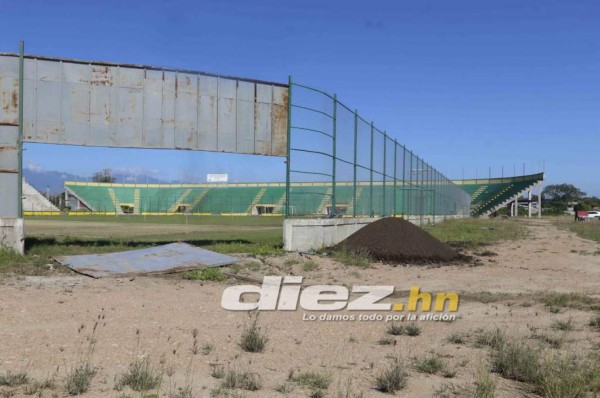 ¡Daño total en el engramillado! Así luce el estadio de Parrillas One tras ser azotado por dos huracanes