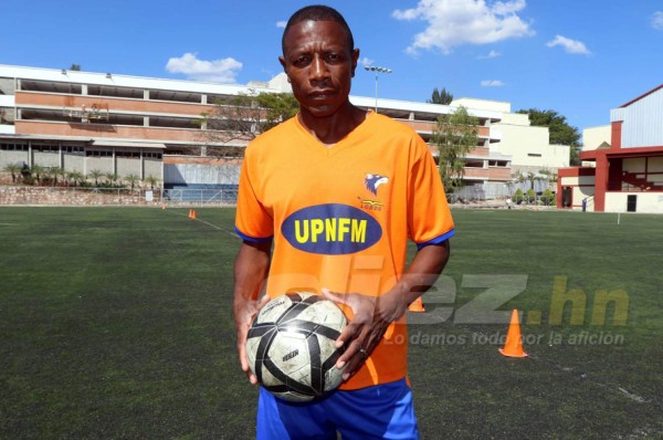 Carlos Pérez, el caudillo regresa a la Liga con 42 años