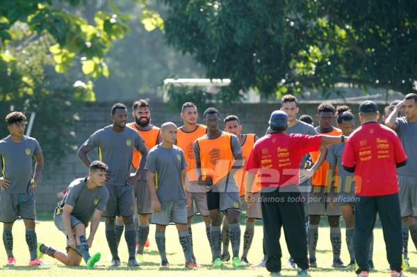 Mario Martínez y Allans Vargas son bajas en Real España ante Platense