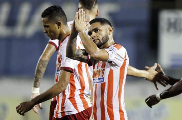 Mercado: Vida alista refuerzos, confirman baja en Motagua y un español dirigirá en Liga Nacional