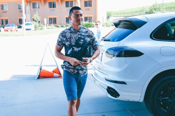 ¡Polémica! Roger Espinoza se reportó lesionado y aparece titular con el Sporting Kansas