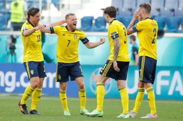 Con un gran Isak, Suecia venció a Eslovaquia y se acercó a los octavos de final de la Eurocopa