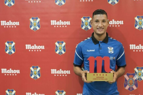 Bryan Acosta, nombrado Jugador Cinco Estrellas de la temporada en España