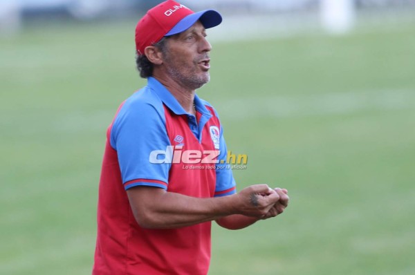 Pedro Troglio afirma que no sabía nada de la solicitud de Olimpia de suspender clásico ante Motagua