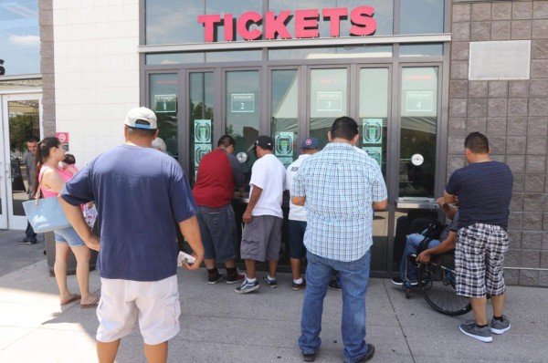 Preocupación por lenta venta de boletos en Phoenix para el Honduras-México