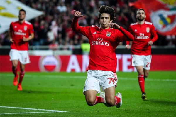 Benfica y el joven Joao Félix dejan herido al Eintracht