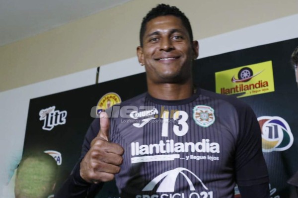 Carlo Costly: 'Hay que sacar la garra para hacerle daño al Olimpia”