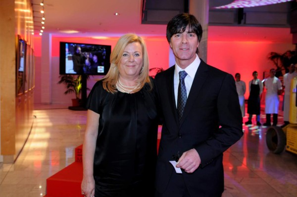 FOTOS: Las esposas con menos glamour en el fútbol