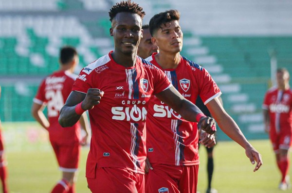 Rubilio Castillo marcó doblete en goleada del Royal Pari en Bolivia y se mete entre los artilleros del torneo