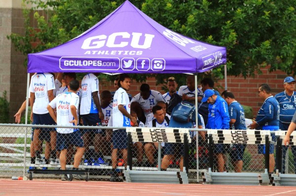 Mexicanos aceleran para comprar sus boletos en Phoenix