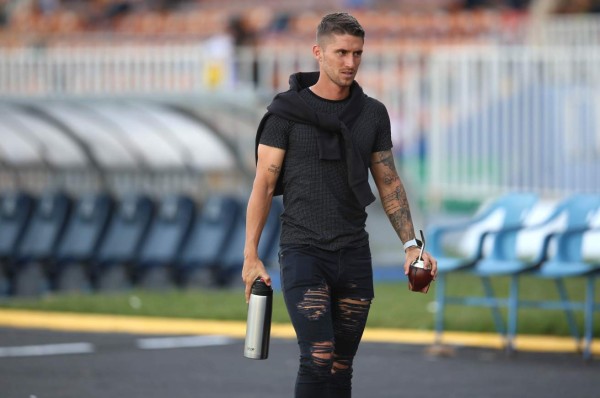 No se vio en TV: La bronca de Rubilio Castillo en camerinos y la frustración del Olimpia