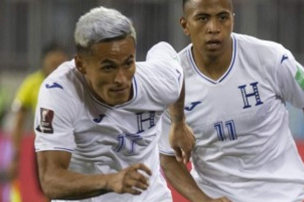 ¡OFICIAL! Fabián Coito manda nueve cambios en la alineación de Honduras ante El Salvador