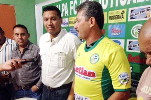 Mauro Reyes fue presentado en Juticalpa y promete hacerlo protagonista