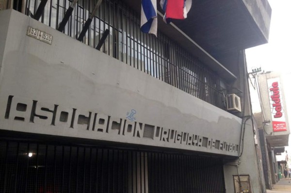 FIFA interviene a la Asociación Uruguaya de Fútbol hasta febrero de 2019
