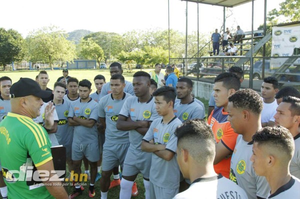 Parrillas One, un equipo de la Liga de Ascenso con plantilla de Primera División