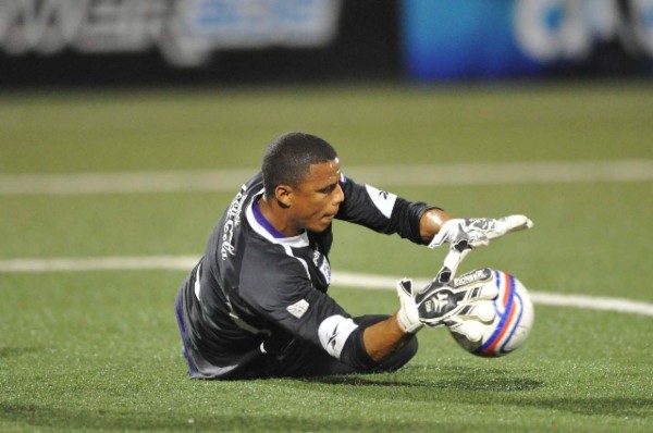 Las figuras del fútbol tico que están cerca del retiro