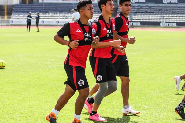 Michaell Chirinos sigue sin entrenar con Lobos Buap